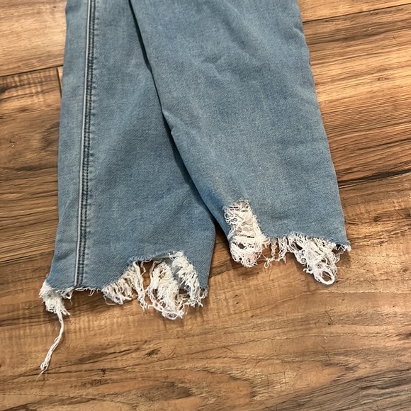 American Eagle Mom Jeans - Picture 6 of 8